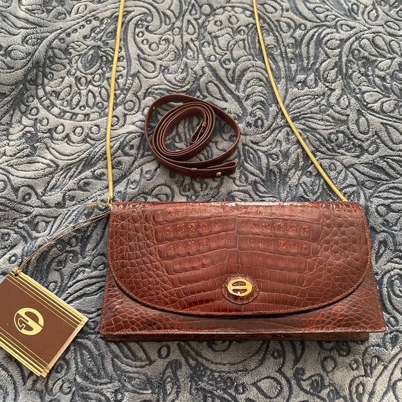 Crocodilus clutch - Picture 1 of 1